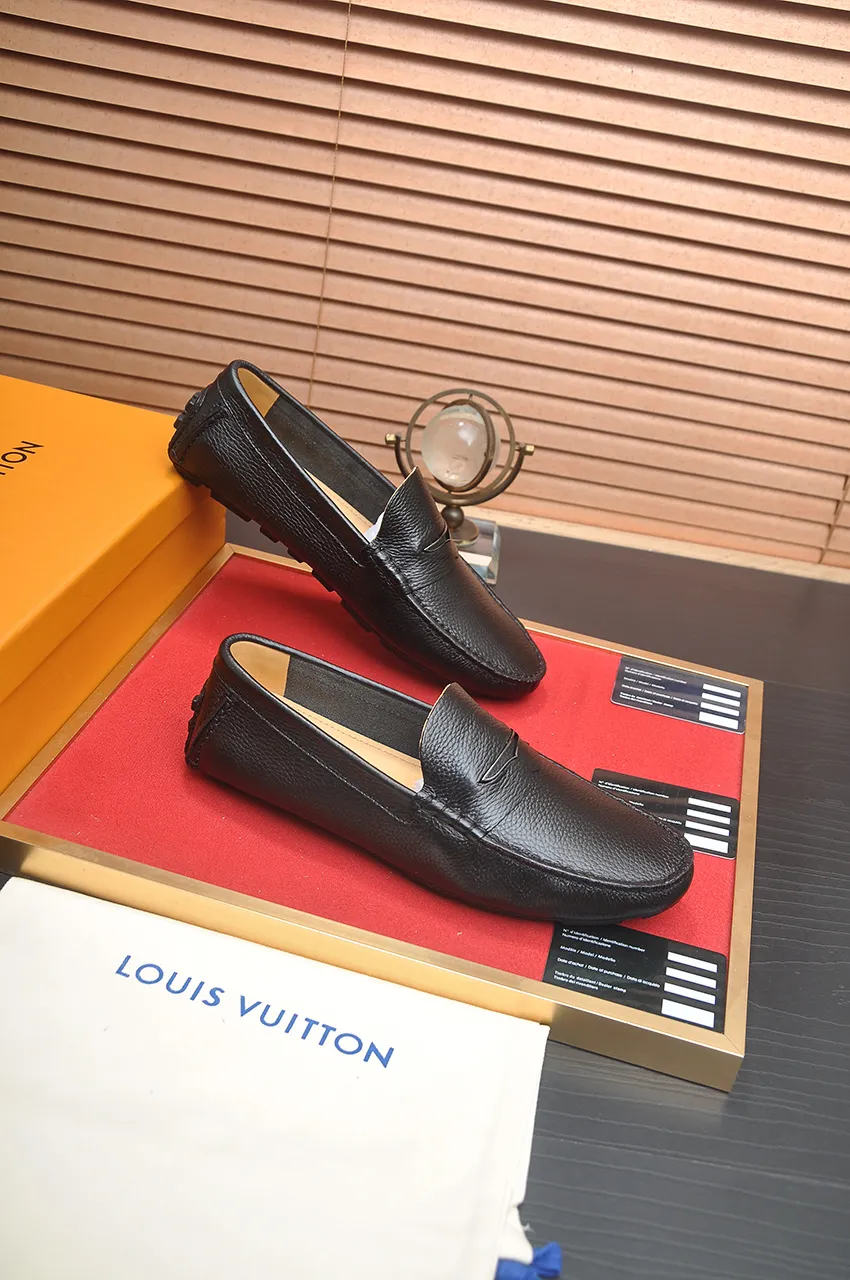 Men's men's shoes 💰420💶 [LV Doudou shoes] (water-dyed cowhide lining) new model is on the market, available on the official website. The new Doudou shoes are processed into single-color materials, and the uppers are made of imported horsehide leather. The body of the shoe is fully hemmed with mark thread, and is lined with imported original cowhide leather. The elegant shoe shape is super suitable for all-matching, and the size is 38-44.